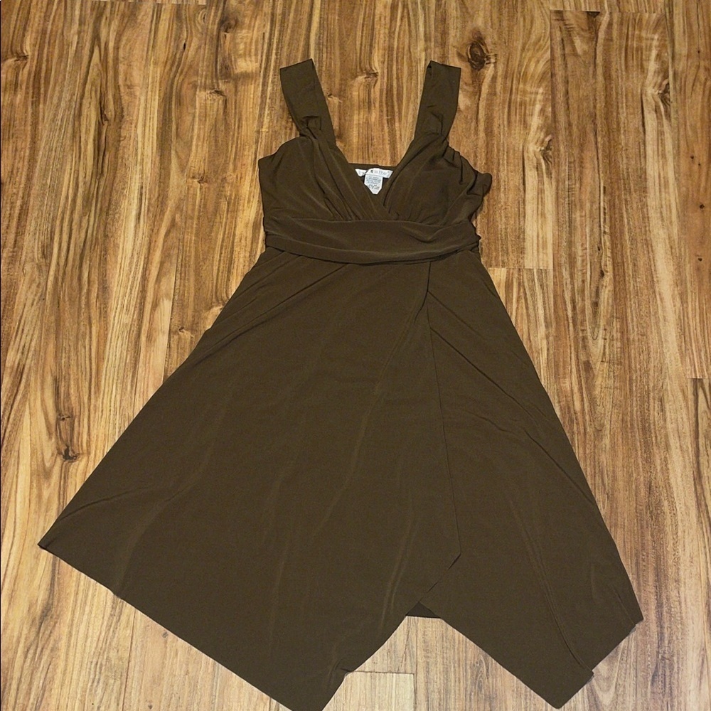 La Belle women’s medium 8 10 dress brown empire flowy shark bite hem tank cups
